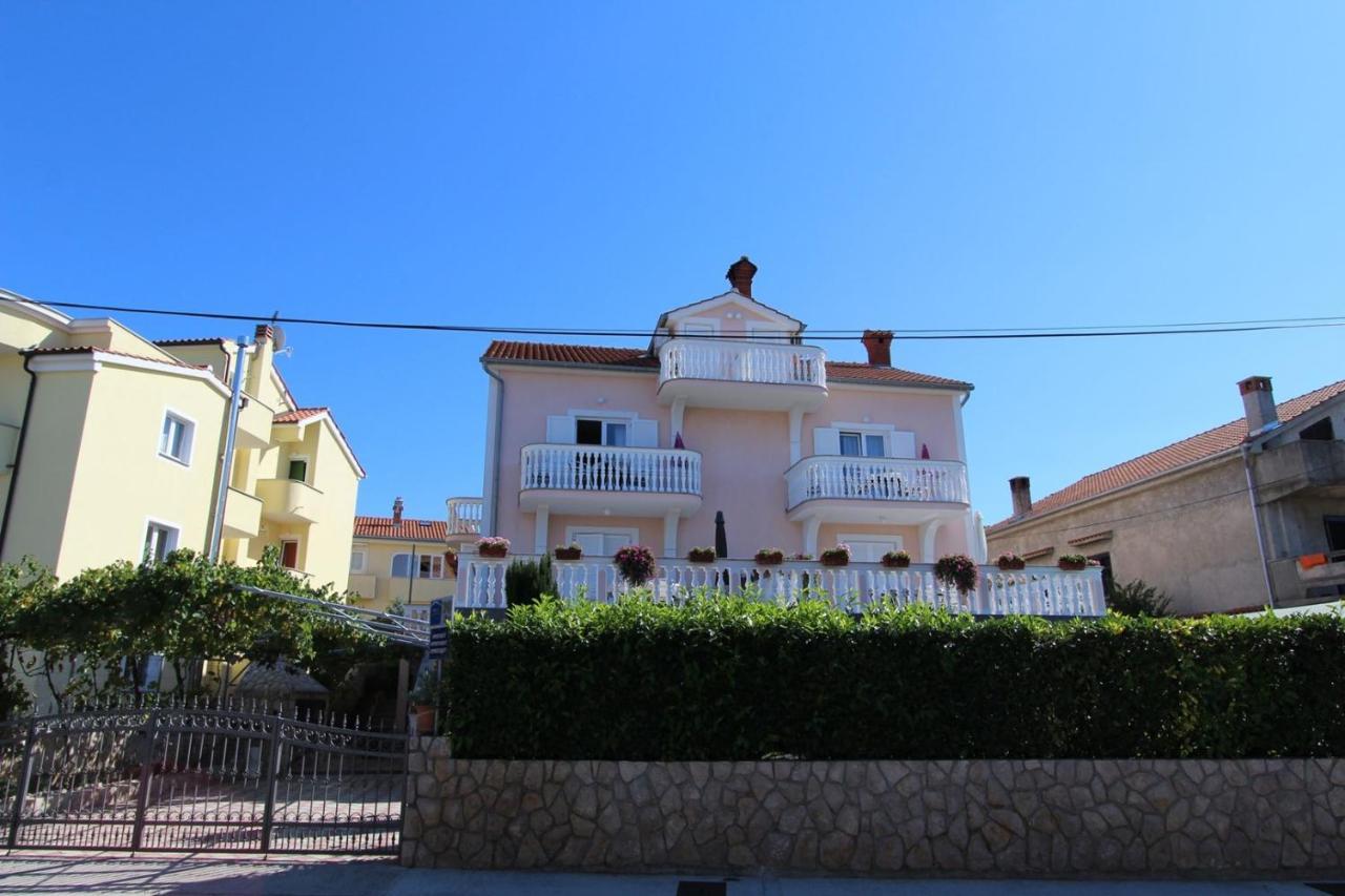Apartments Ravlic Ana Malinska Luaran gambar