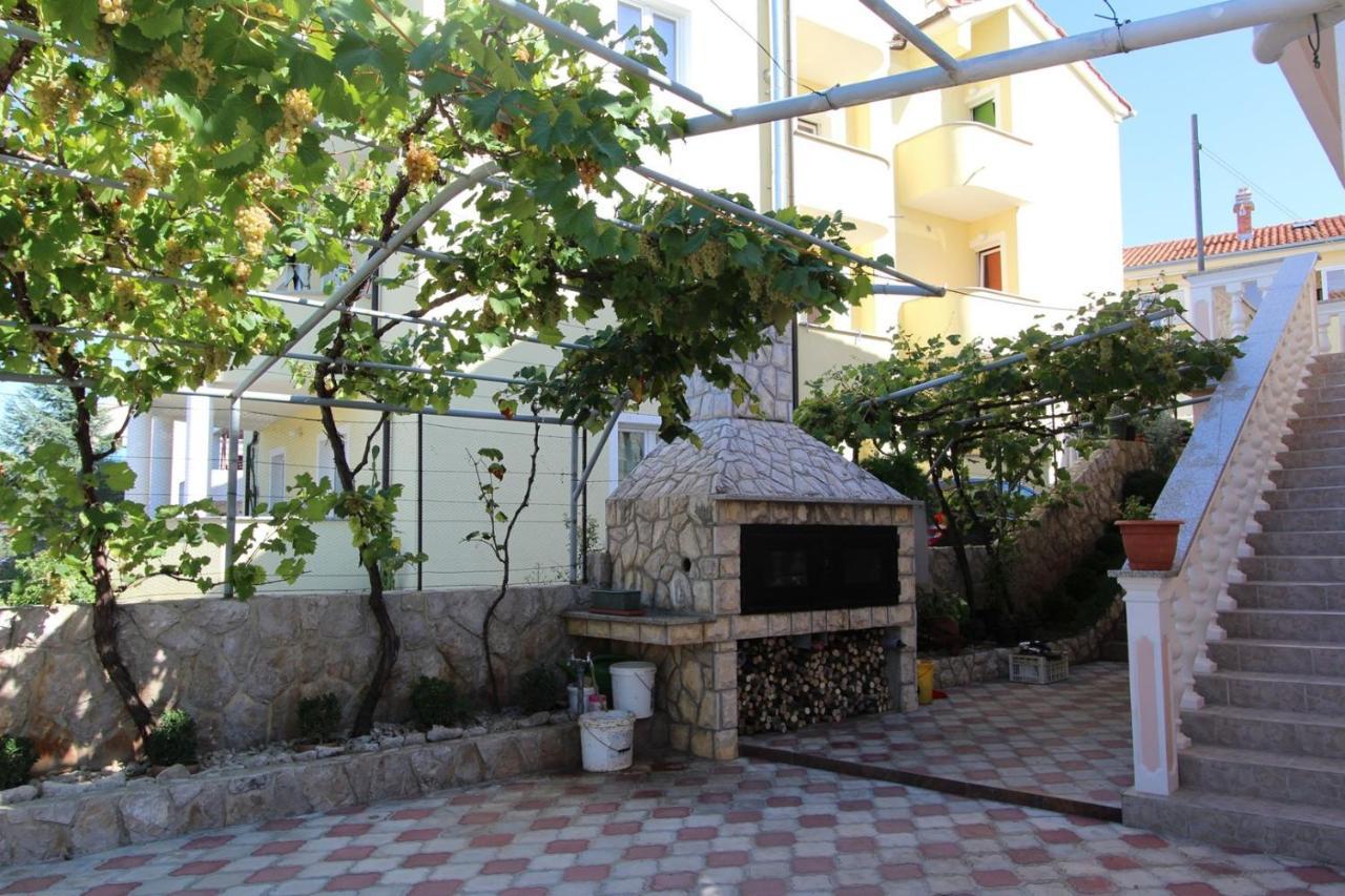 Apartments Ravlic Ana Malinska Luaran gambar