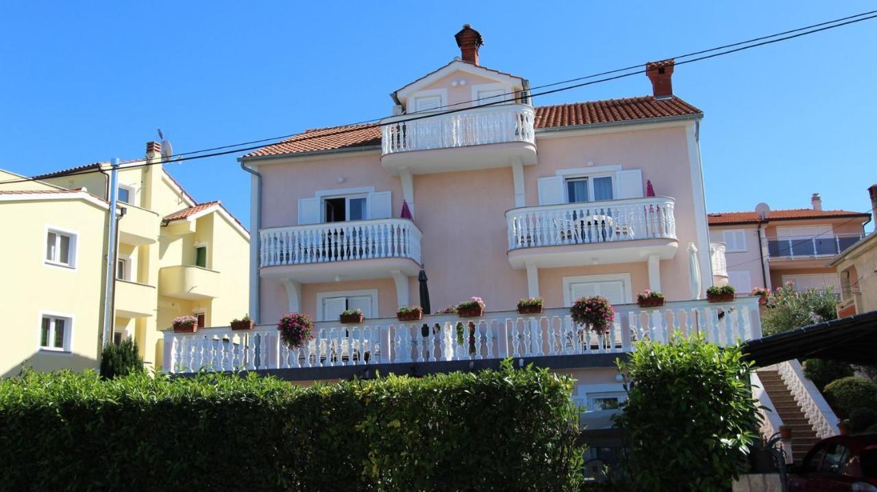 Apartments Ravlic Ana Malinska Luaran gambar