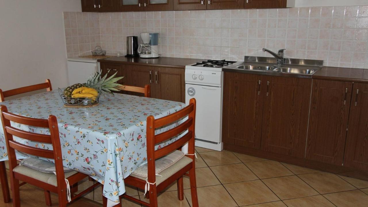 Apartments Ravlic Ana Malinska Luaran gambar