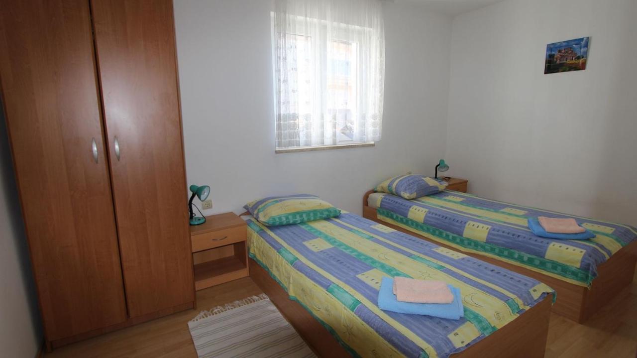Apartments Ravlic Ana Malinska Luaran gambar