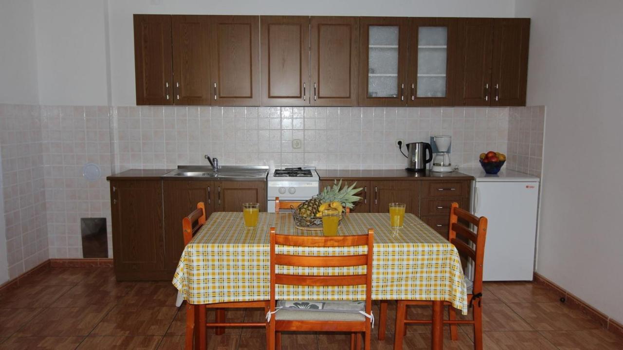 Apartments Ravlic Ana Malinska Luaran gambar