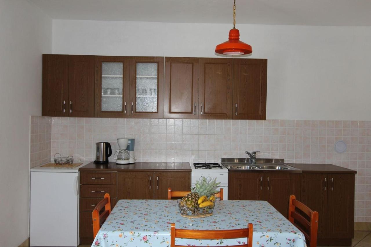 Apartments Ravlic Ana Malinska Luaran gambar