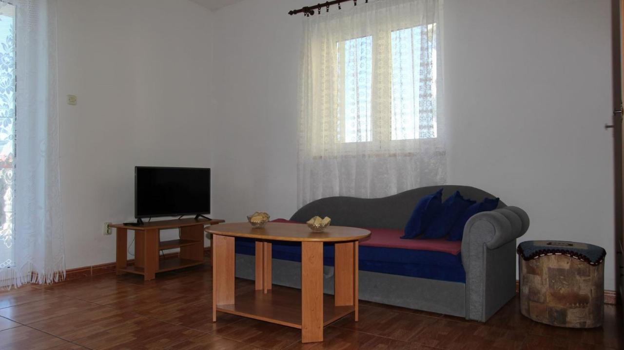 Apartments Ravlic Ana Malinska Luaran gambar