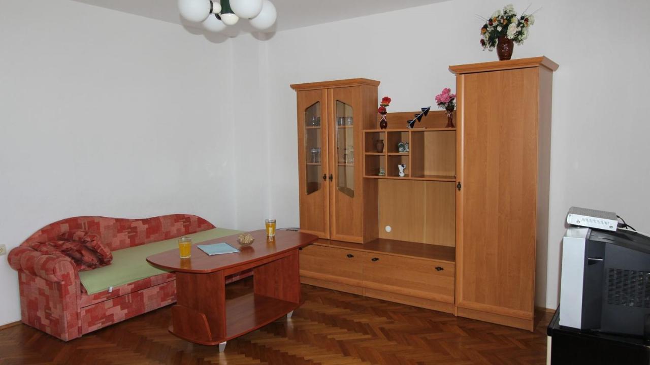 Apartments Ravlic Ana Malinska Luaran gambar